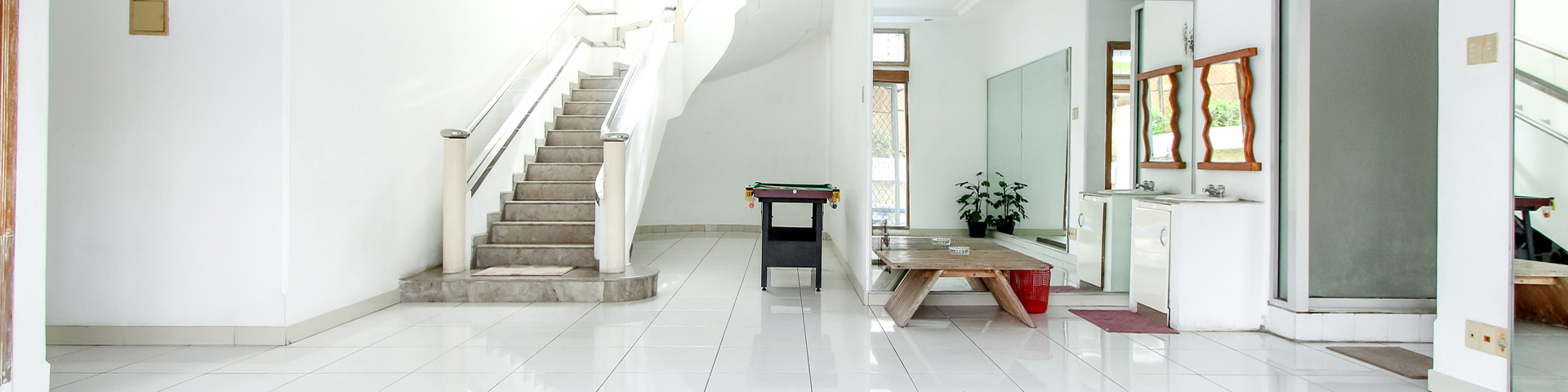 渭南市华州区轩泊尼木门建材经销部